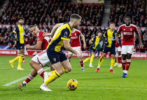 凭借他的 凭借他的