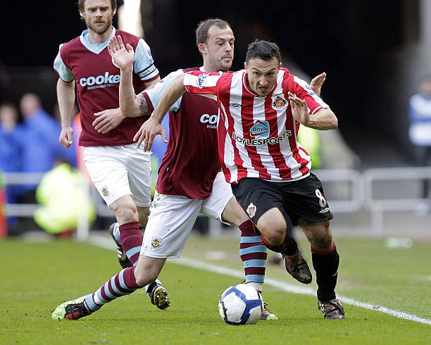 竞争激烈的 竞争激烈的